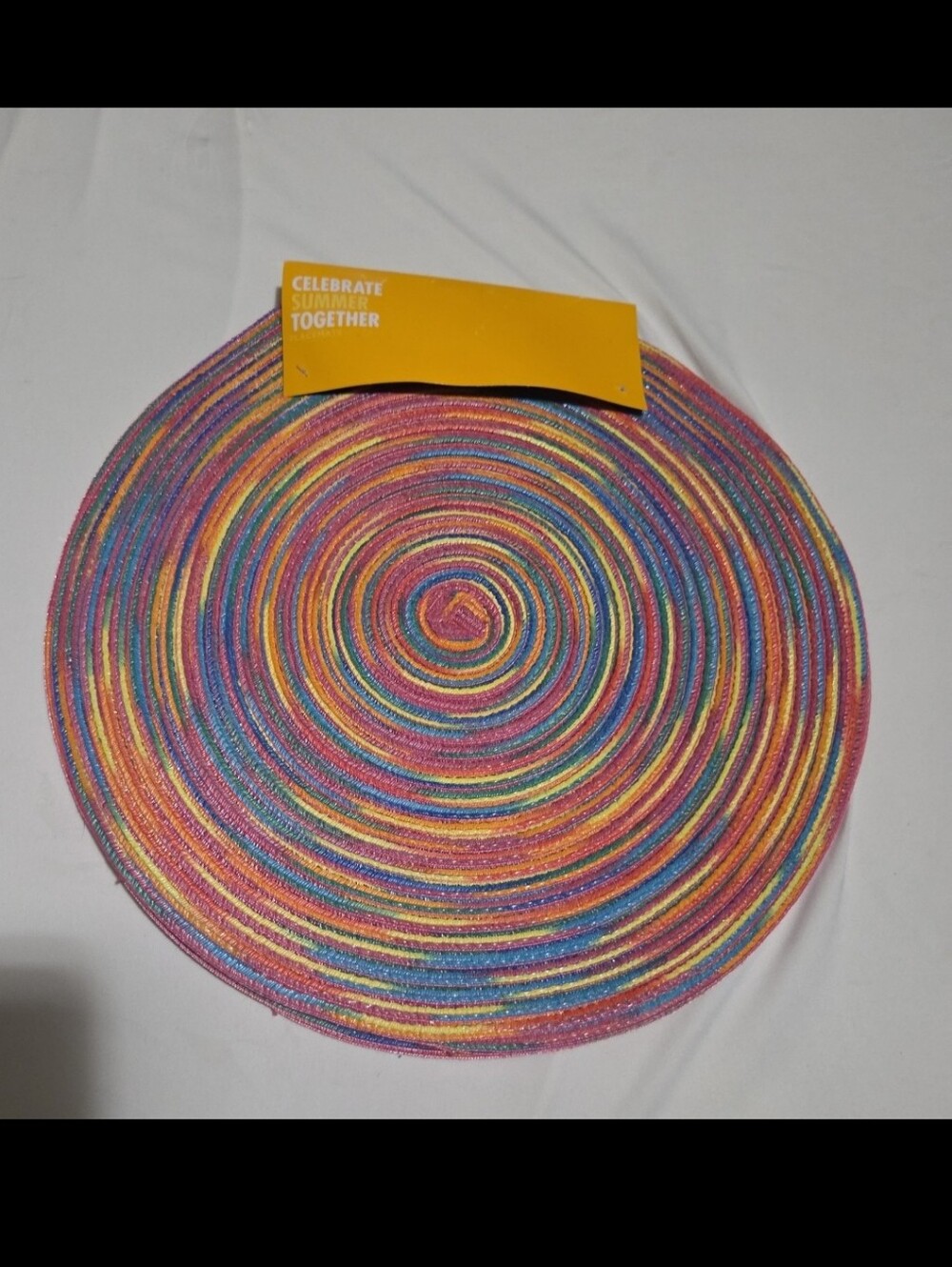 New kohls lot of 4 pink circle 16 inch colorful placemats #22